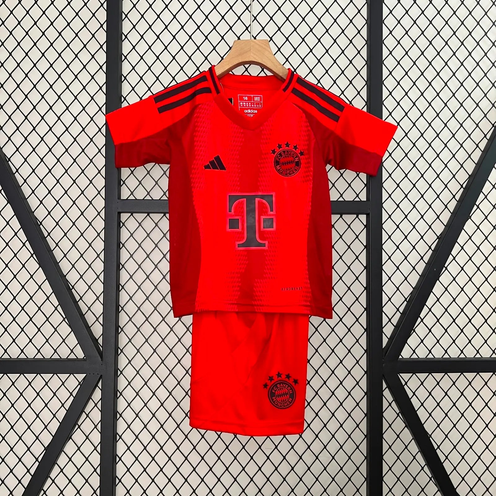 24/25 Ensemble Enfant Bayern Munich L'Univers Du Maillot